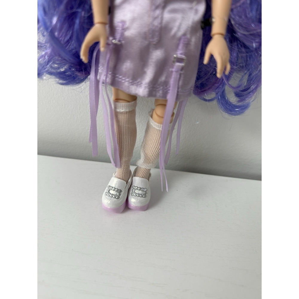 2021 MGA Rainbow High Violet Willow Doll - 9" Jr. High Series - Picture 3 of 5